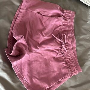 Lululemon inner glow short